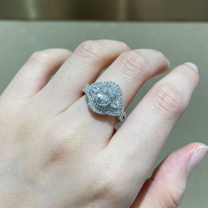 豪镶蛋形女戒S925银镀白金定制选款主石莫桑钻2.0ct/副石高碳钻